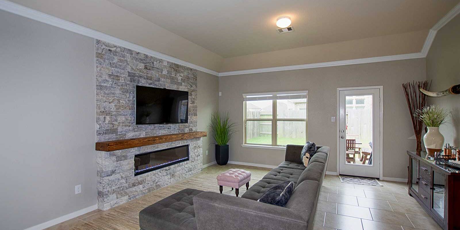 Rogliano-Family-Room-Entry_web