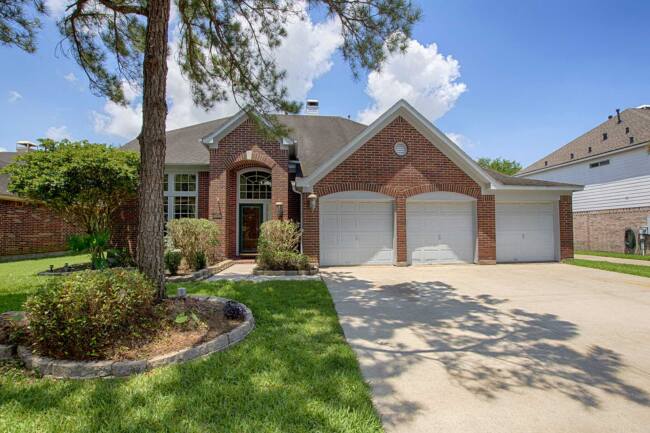 Crescent-Bay-Primary_Web