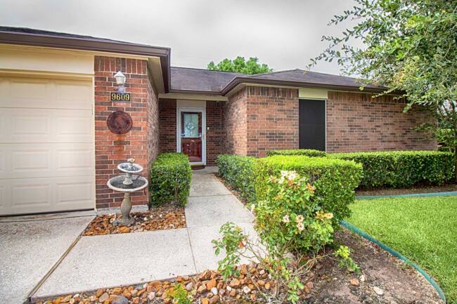 Amberjack_Entrance_web