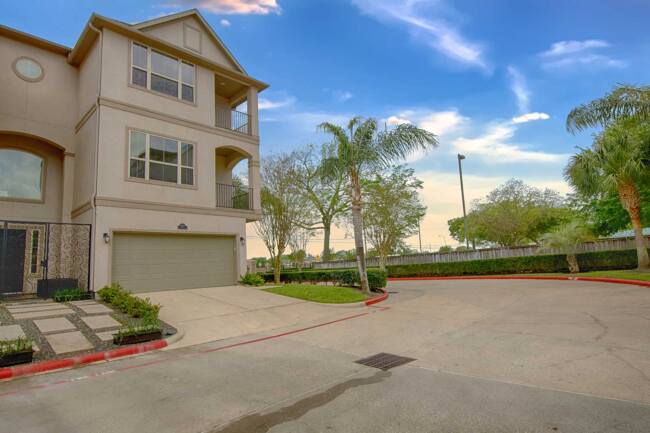 Egret-Oaks-Front-Side-2_web