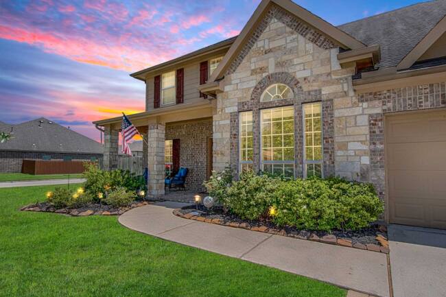 Coral-Cliff-Front-Landscaping-Dusk_web
