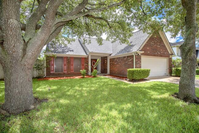 Dogwood_Front-of-home-another-view_web