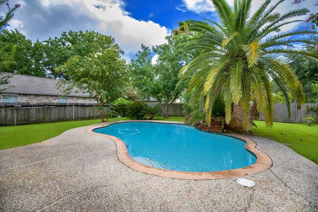 Heather_Pool-another-view_web